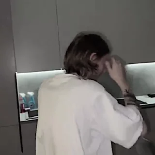 😣
