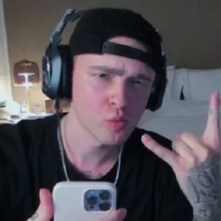 🤘
