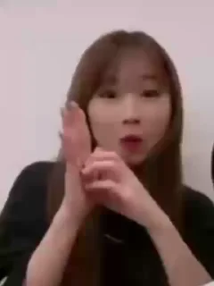 😡
