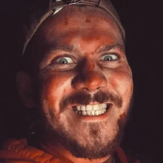 😈