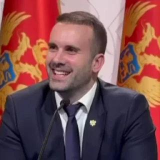 😀