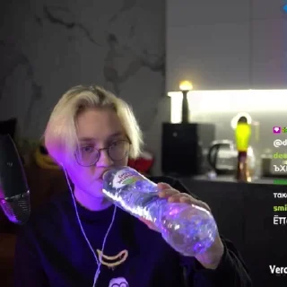 💦