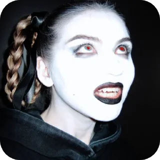 👹