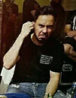 😠
