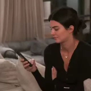 😐