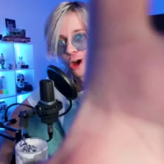😏