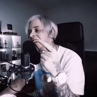 🎥
