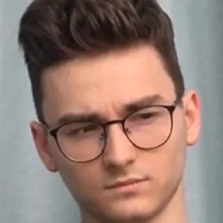 🤨