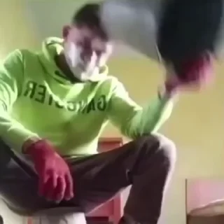 😭