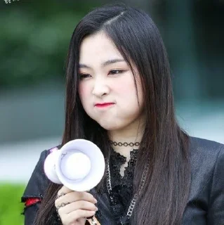 😠