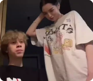 🗿