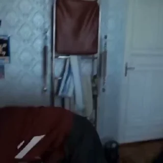 😡