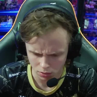 🤨