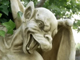 😱