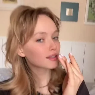 😈