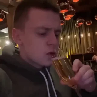 🥂