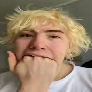 ✊
