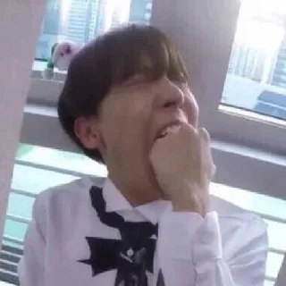 😭