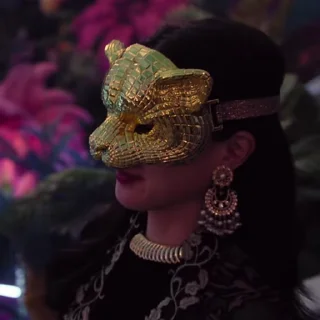 👑