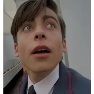 😨