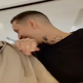 😂