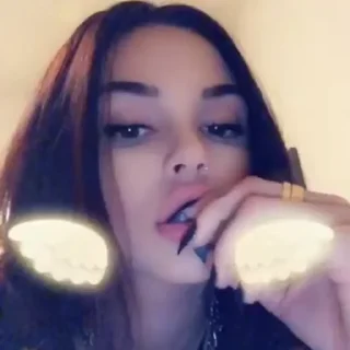 😐