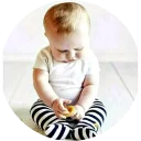 👶