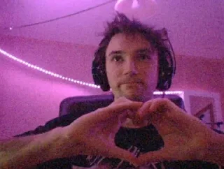 😘