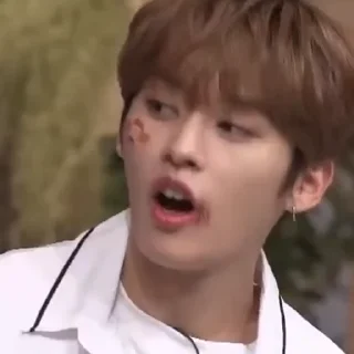 😳