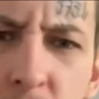 😠