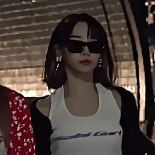 🫦