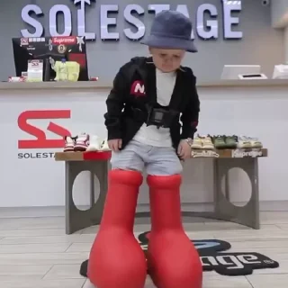 👢