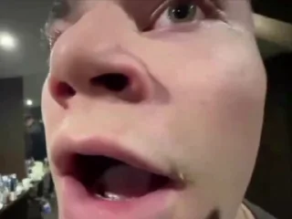 🤩