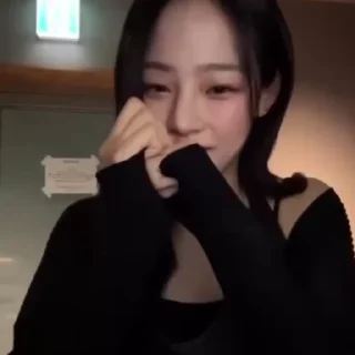 . . MINJI @HELM1I