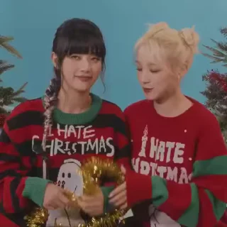 👩‍❤️‍💋‍👩