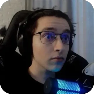 😨