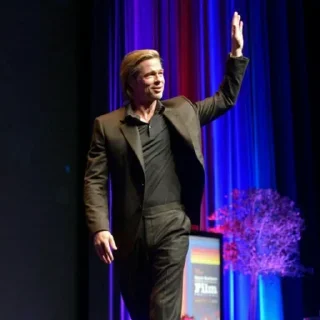 ✋