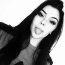 👸
