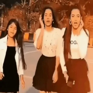 😱