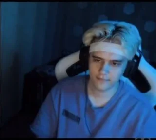 🤨