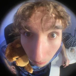 😱