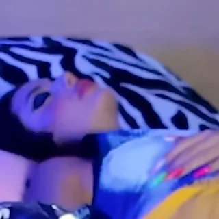 😴