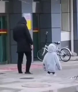 🚶