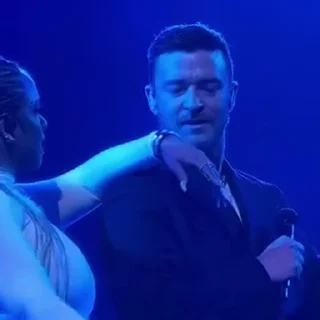 😗