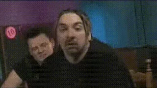 😡