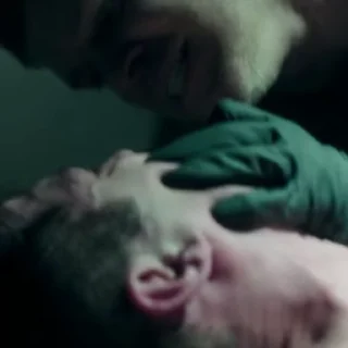 😡