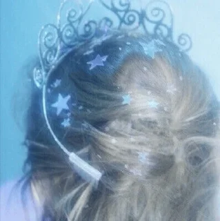 👑
