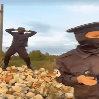 🕺