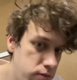 😧