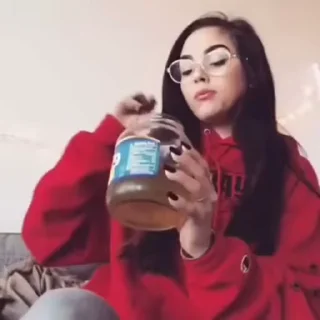 😐